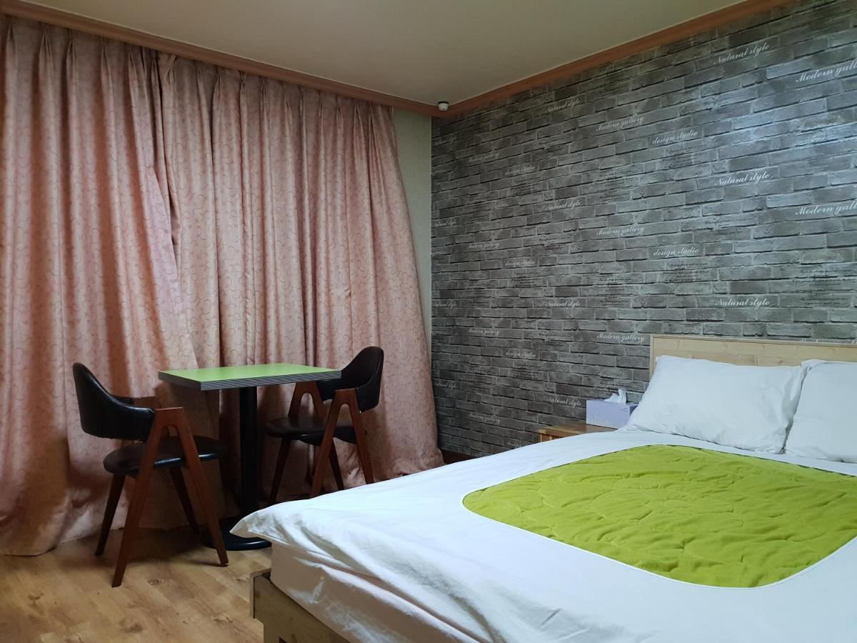 绿色与蓝色汽车旅馆 平昌 外观 照片