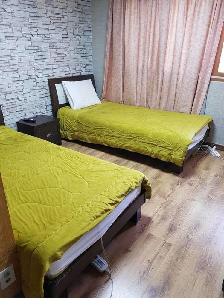 绿色与蓝色汽车旅馆 平昌 外观 照片